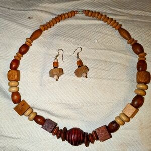 Vintage wooden necklace and earrings set